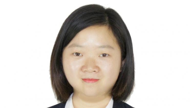 <div class="col-md-7" style="padding:0 20px 0 0;"> 								<h3>覃晴</h3> 								<p>中鐵二十三局集團有限公司共享中心<br />高級會計師</p> 							</div><p class="description">2017年很榮幸代表中鐵二十三局集團公司財務人員，單槍匹馬闖入了全國建筑業財稅知識競賽并取得了個人銀獎。</p>