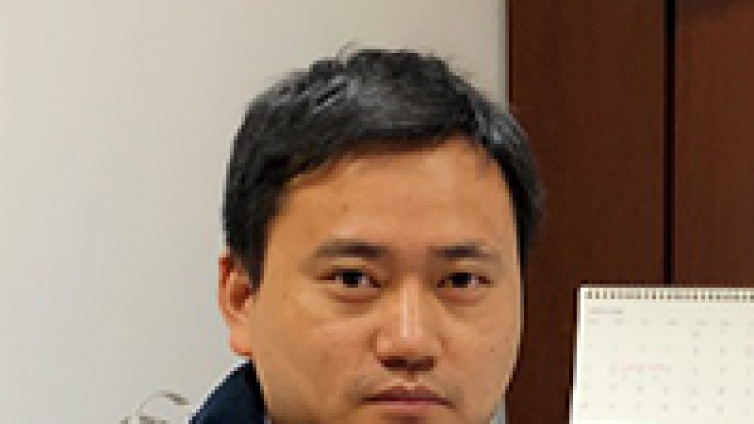 <div class="col-md-7" style="padding:0 20px 0 0;"> 								<h3>鄭火炎</h3> 								<p>中國核工業華興建設有限公司<br /><br /></p> 							</div><p class="description">干中學，學中干，財務人員的職業道路不斷伴隨著準則更新、政策法規調整和制度變化，需要時刻保持學習的狀態和動力，</p>